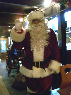 071225santa02.jpg