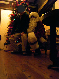 071225santa03.jpg